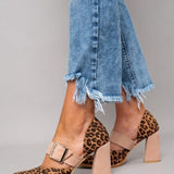 Selveta - Sandalias de ante con estampado de leopardo y tacón firme