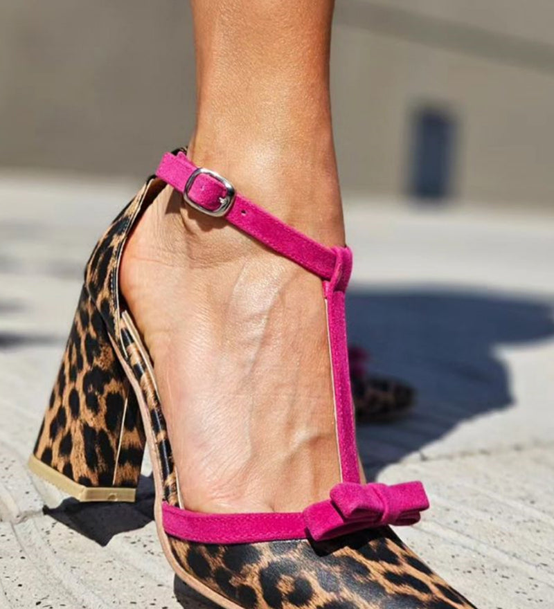 Leontina - Sandalias verdes con estampado de leopardo y acentos coloridos