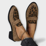 Zapatos de mujer elegantes con diseño de leopardo
