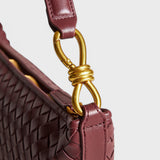 Isa - Bordeaux Elegance