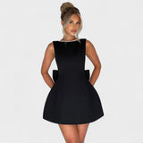 Catarina - Vestido Corto Adornado con Perlas