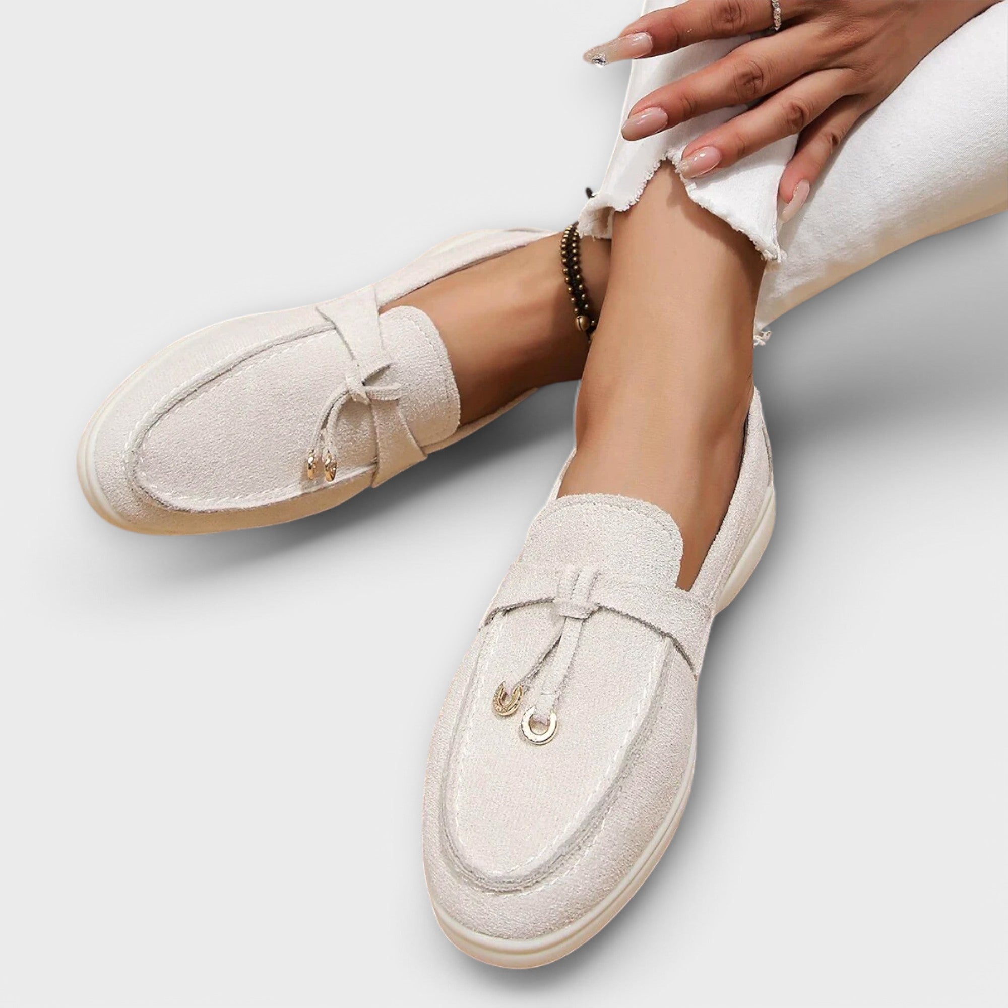 Mocasines Beiges para Mujer con Cordón Decorativo