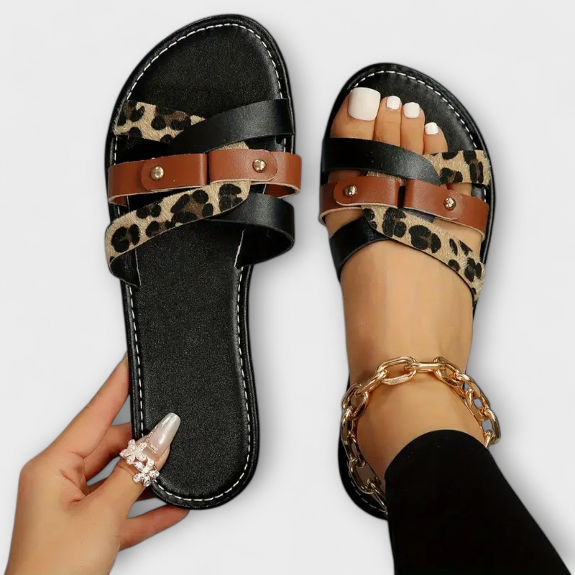 Jenevra - Sandalias de leopardo con tiras entrelazadas